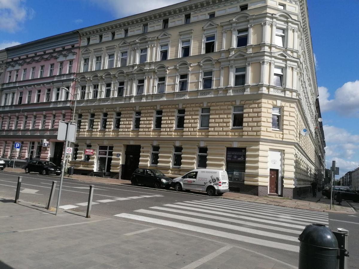 Hostel Tulip - Pokoj 4 Ze Wspolna Lazienka I Kuchnia Щецин Екстер'єр фото