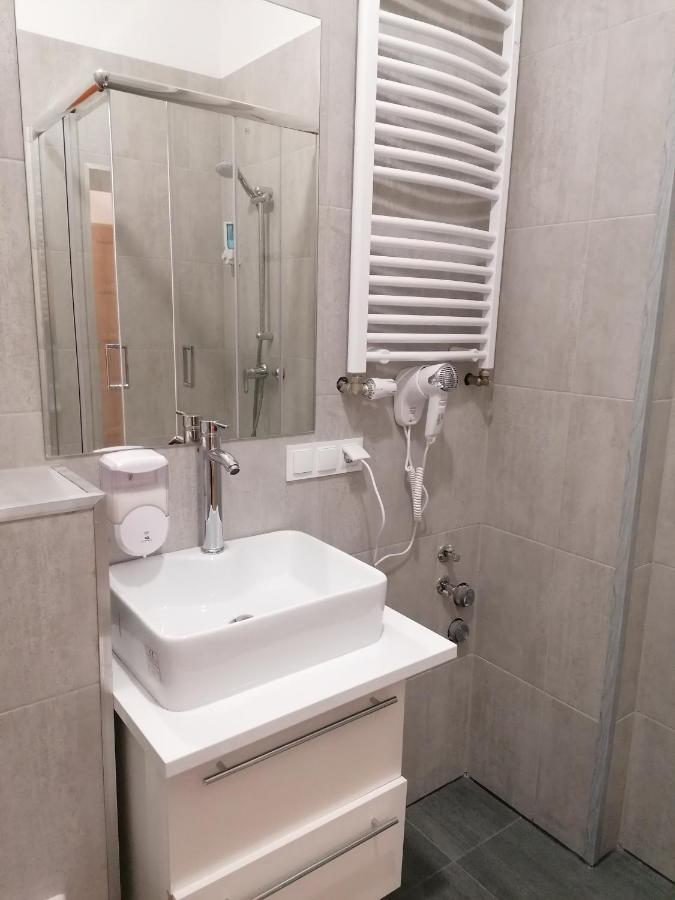 Hostel Tulip - Pokoj 4 Ze Wspolna Lazienka I Kuchnia Щецин Екстер'єр фото