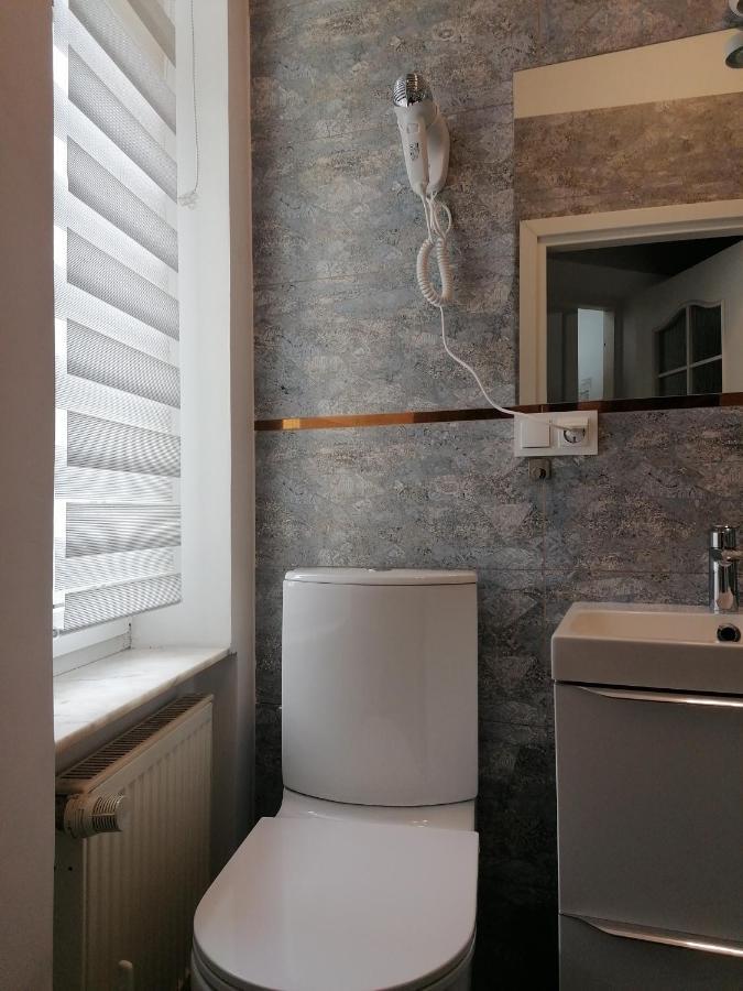 Hostel Tulip - Pokoj 4 Ze Wspolna Lazienka I Kuchnia Щецин Екстер'єр фото
