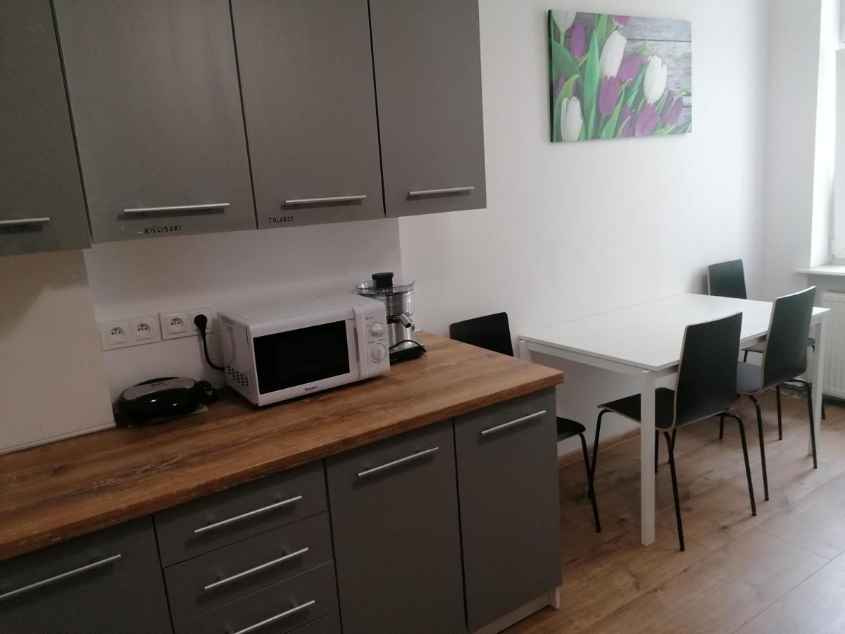 Hostel Tulip - Pokoj 4 Ze Wspolna Lazienka I Kuchnia Щецин Екстер'єр фото